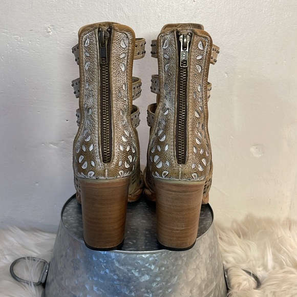 #0162 - Freebird by Steven tan Leather Gladiator Heels with Studded Straps - 9 - Picture 11 of 13